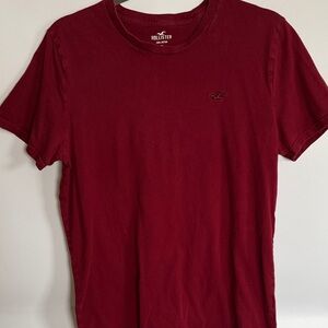 Hollister Men's Burgundy Short Sleeve Tee